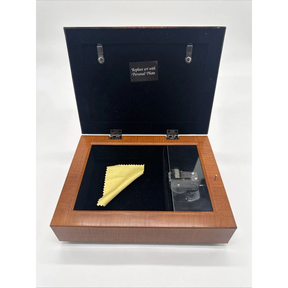 Dearest Friend Special Music Box Plays What a Friend We Have in Jesus (jewelry)